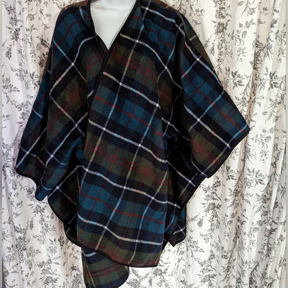 Old Navy Accessories - NWOT Old Navy Shawl